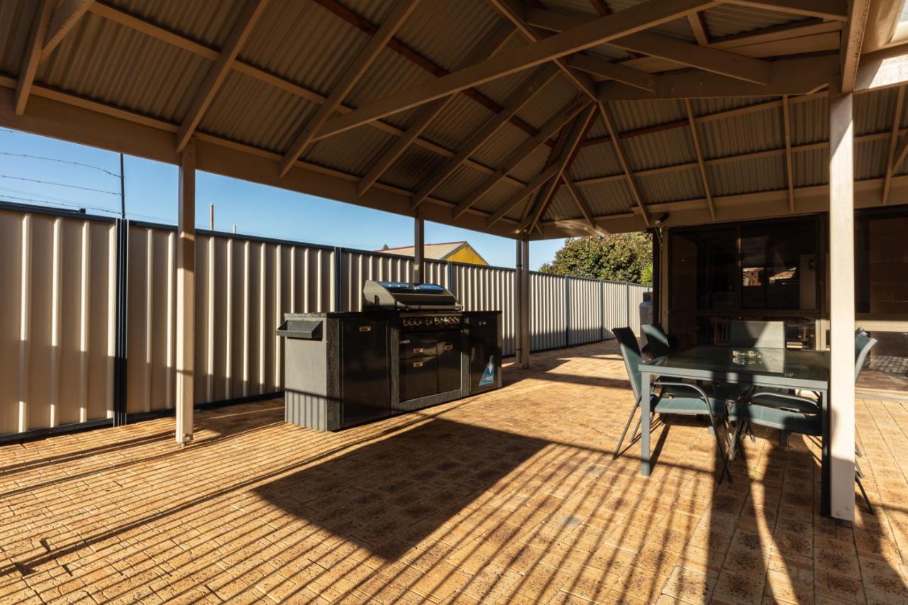 Sails Geraldton Accommodation מראה חיצוני תמונה